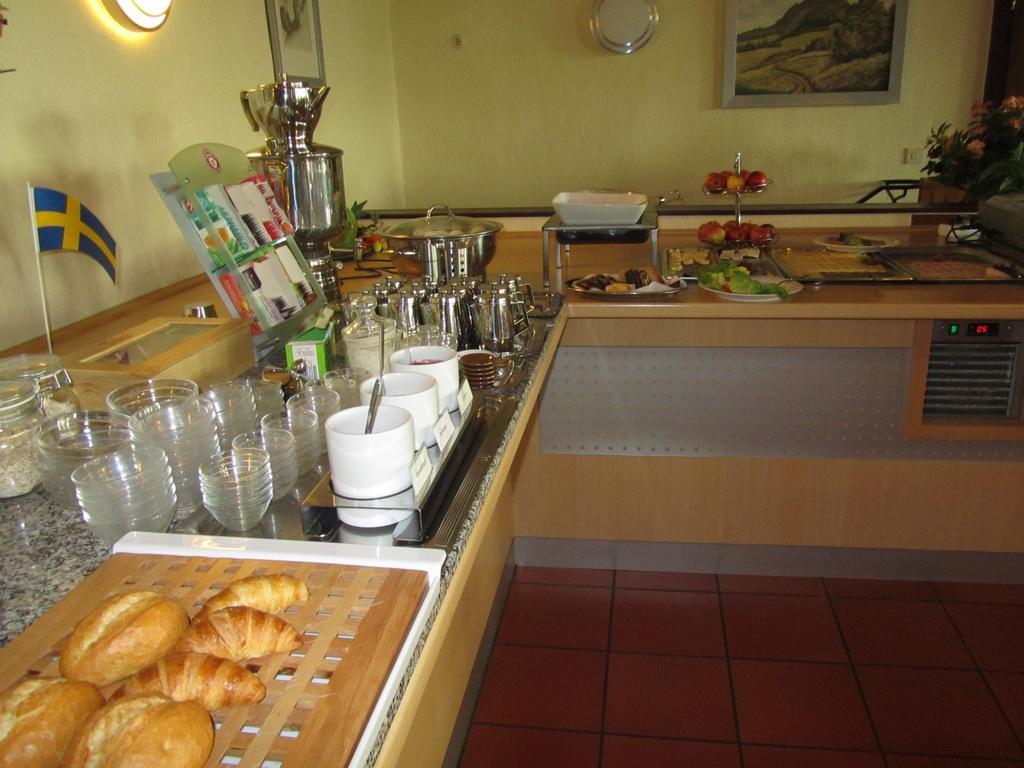 Hotel Zur Burg Nuerburg 外观 照片