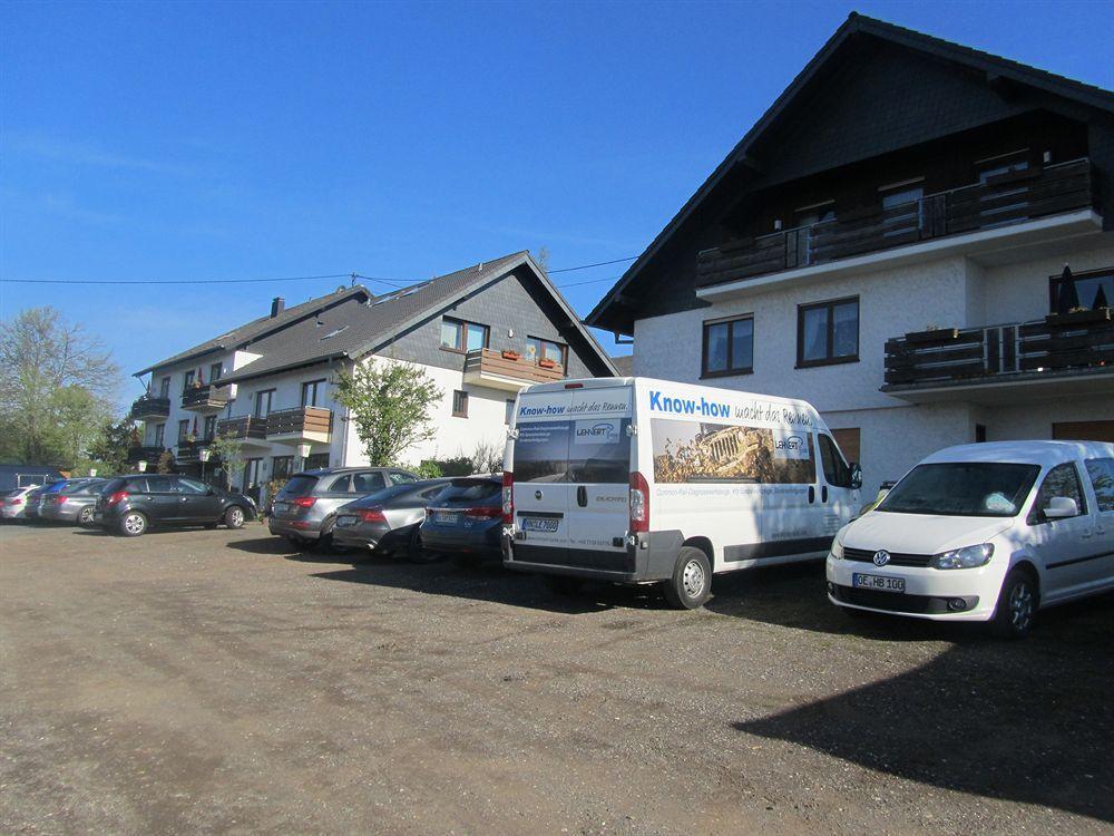 Hotel Zur Burg Nuerburg 外观 照片
