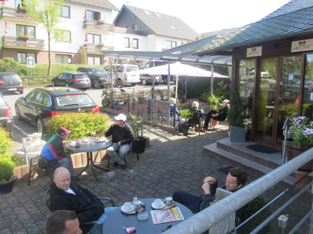 Hotel Zur Burg Nuerburg 外观 照片