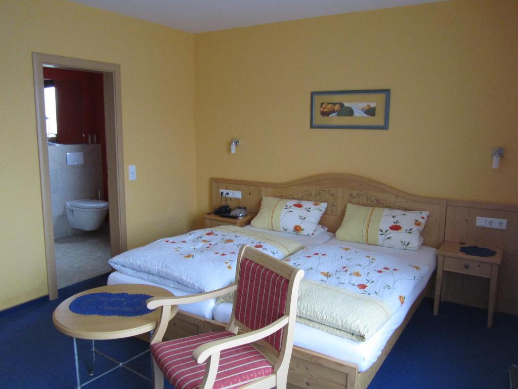 Hotel Zur Burg Nuerburg 客房 照片