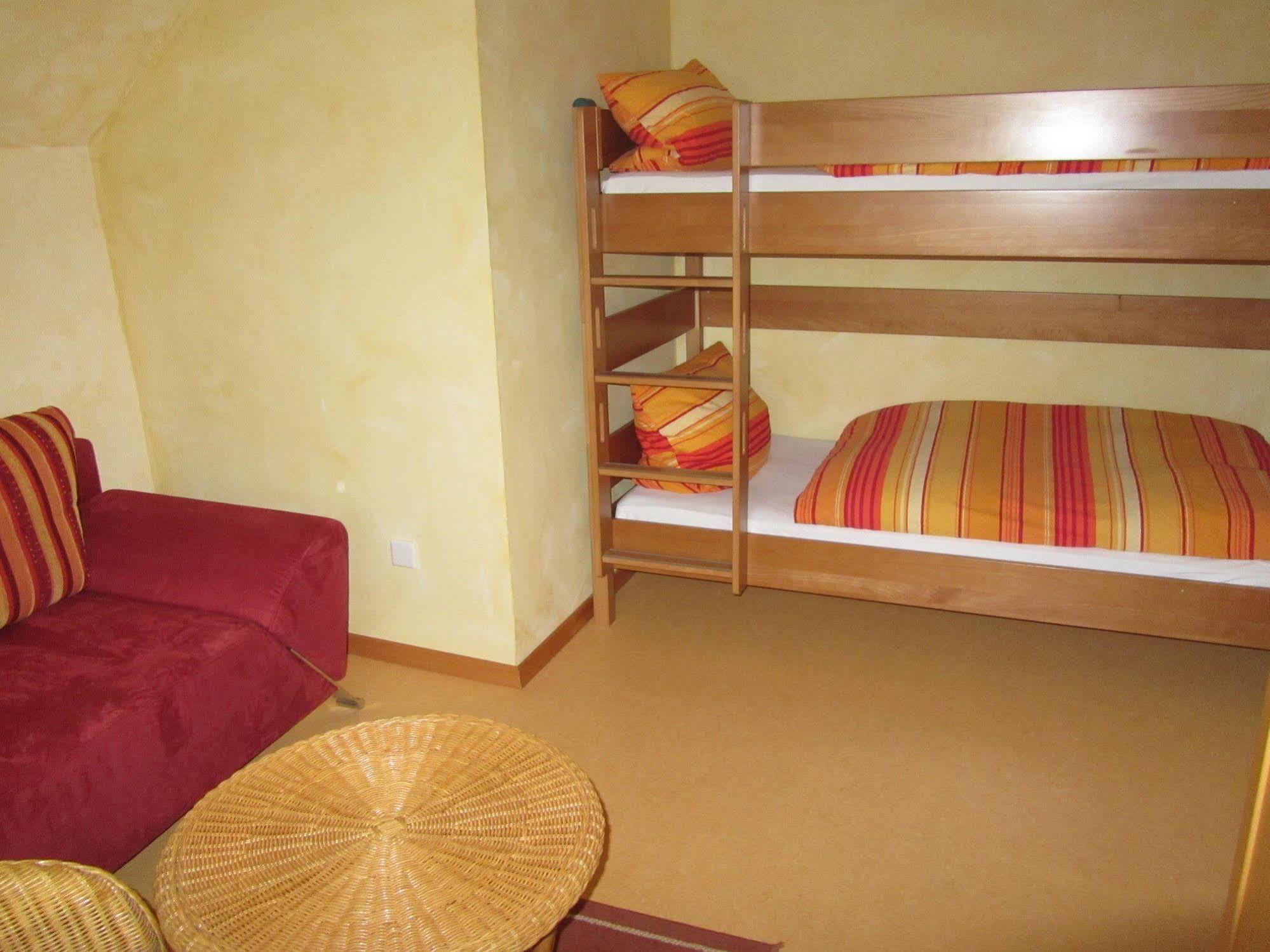 Hotel Zur Burg Nuerburg 外观 照片