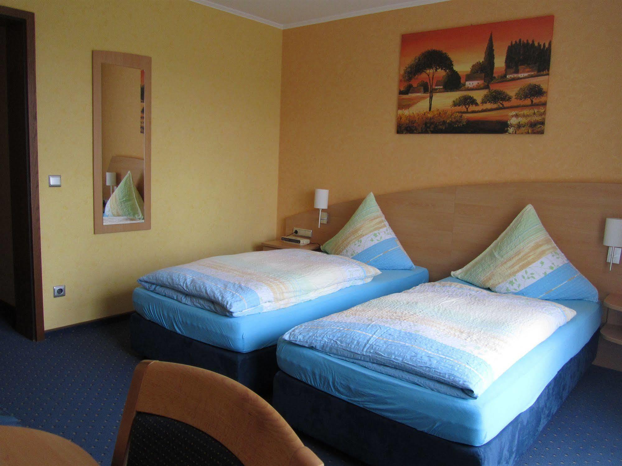 Hotel Zur Burg Nuerburg 外观 照片