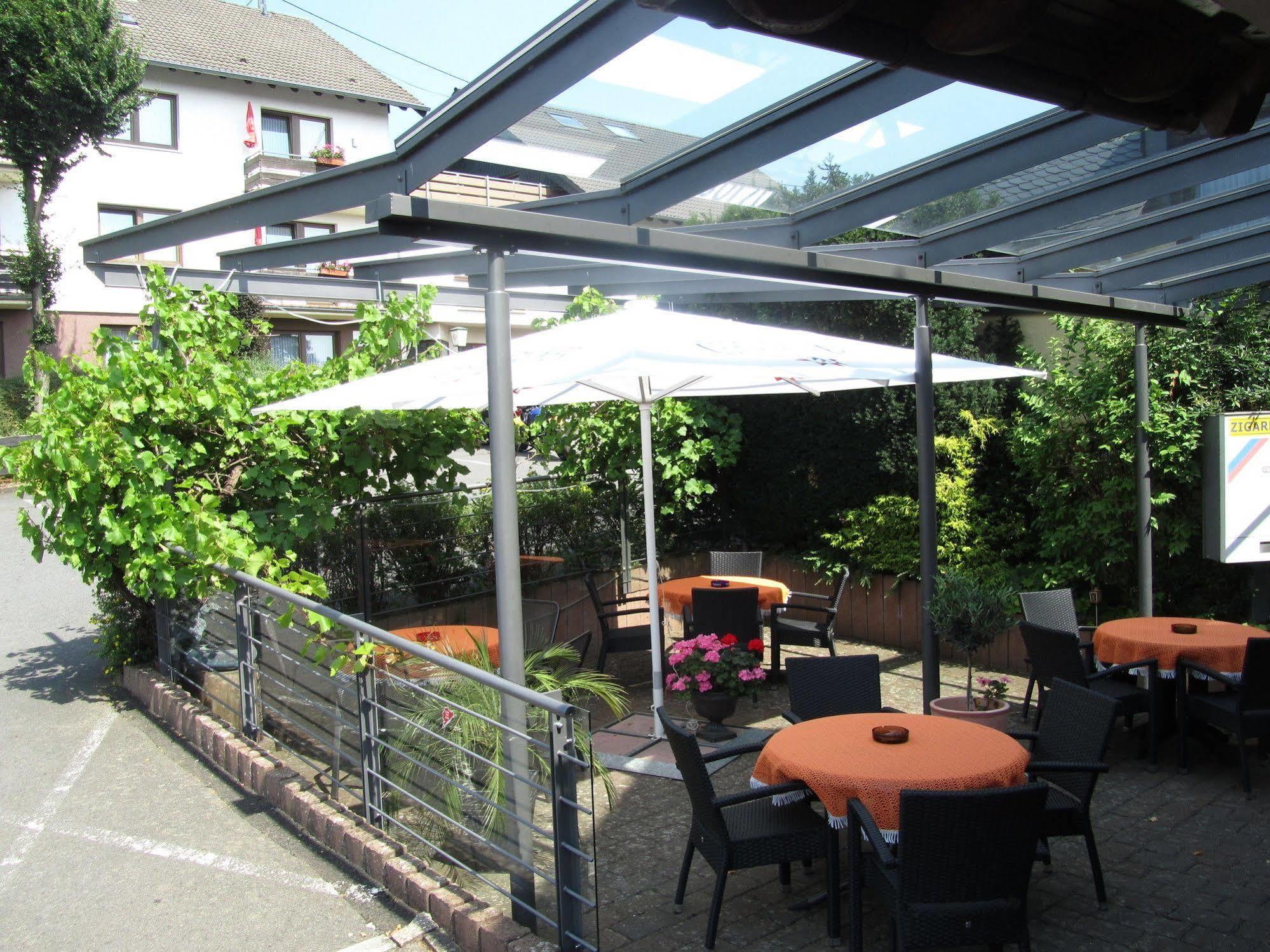 Hotel Zur Burg Nuerburg 外观 照片